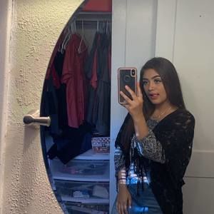 Meet your Posher, Perla